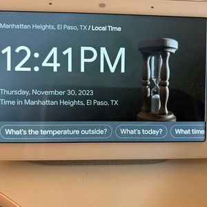 Google Nest Hub 7” Smart Display with Google Assistant (1st Gen) - Chalk